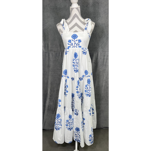 NWT Everyone Loves the Weekend Nantucket Dress Size XS White & Blue Floral Chrty - Picture 1 of 16